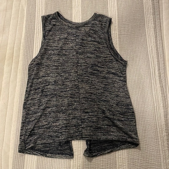 🌟 Rag & Bone Split Back Tank - Picture 3 of 5